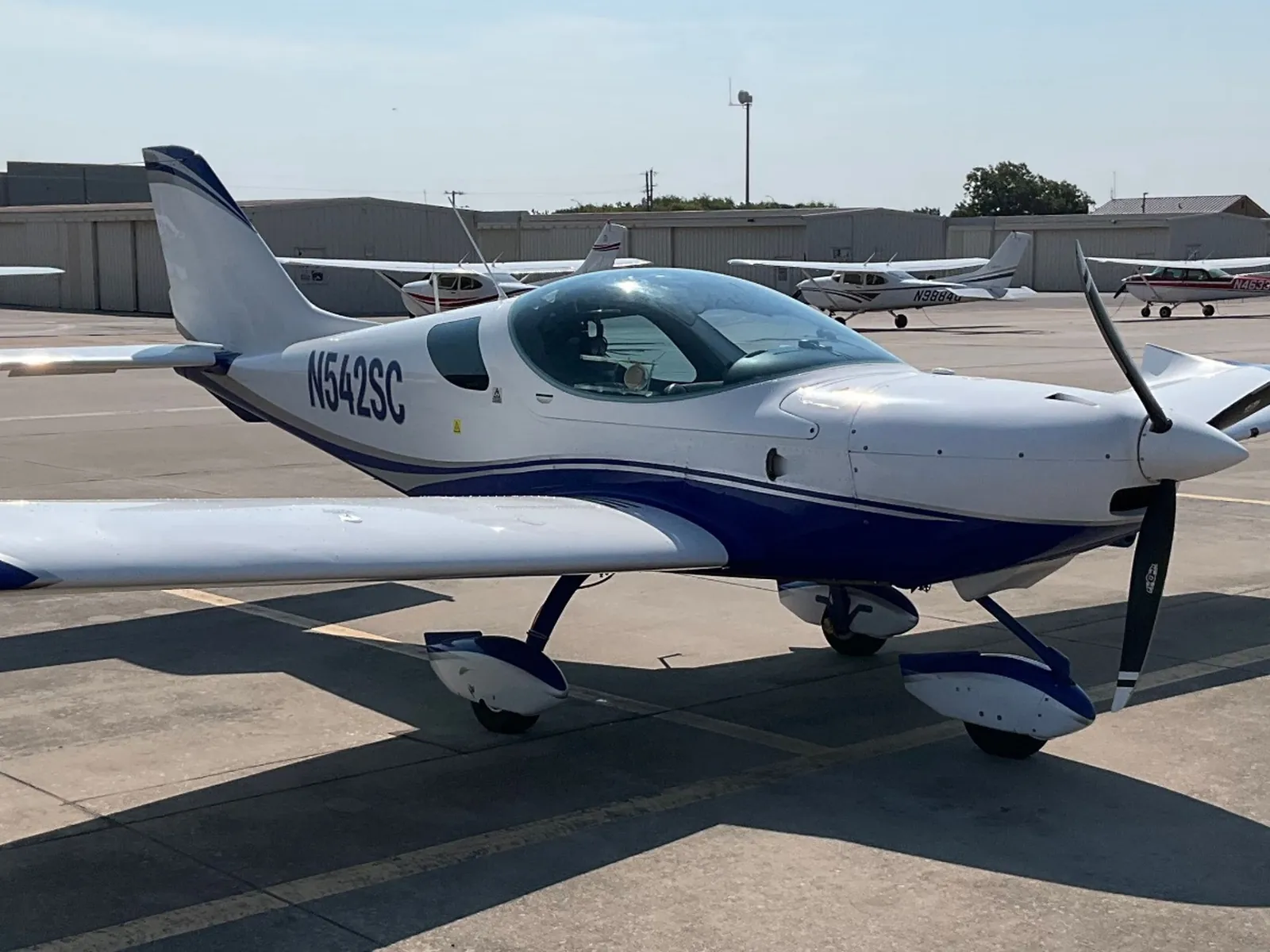 N542SC, a white and blue Czech Sport Aircraft SportCruiser, on the ramp